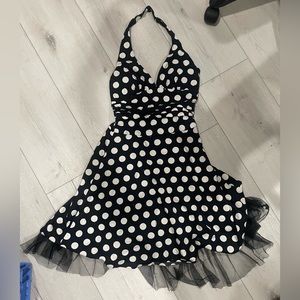 Polka-dot 40’s style tea dress